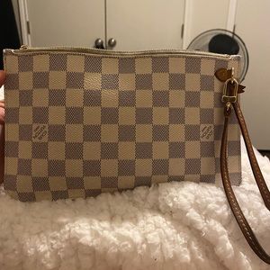 Louis Vuitton Neverfull Pochette Damier wristlet wallet